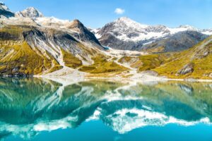 Der Glacier-Bay-Nationalpark umfasst eine vielfältige Landschaft aus Gletschern, Fjorden, Bergen und Regenwäldern.