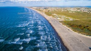 Padre Island National Seashore ist ein Nationalpark an der Küste von Texas, der sich entlang des Golf von Mexiko erstreckt.
