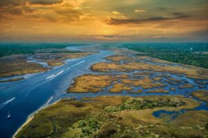 Der Everglades National Park ist ein bedeutender Nationalpark in den Vereinigten Staaten, der sich im Süden des Bundesstaates Florida befindet.