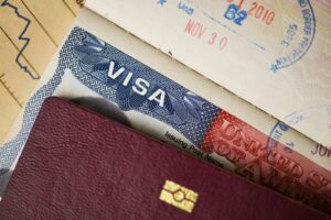 Ein Visum für die USA ist ein Dokument, das es Ausländern ermöglicht, in die Vereinigten Staaten zu reisen.