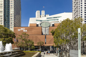San Francisco Museum of Modern Art in der Innenstadt mit markanter Architektur.
