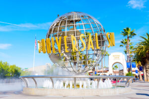 Universal-Globus am Eingang der Universal Studios Hollywood in Los Angeles