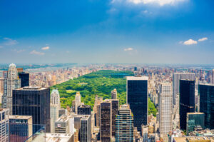 Blick über Manhattan und den Central Park von einer Aussichtsplattform in New York City