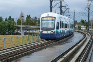 Sound Transit Link Light Rail auf dem Weg zur Westlake Station in Seattle