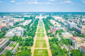 Blick vom Washington Monument über die National Mall zum U.S. Capitol in Washington, D.C.